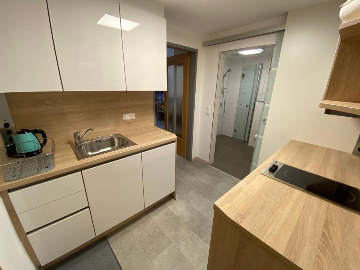 Privatzimmer Und Ferienwohnungen Leeb Persenbeug Exterior foto