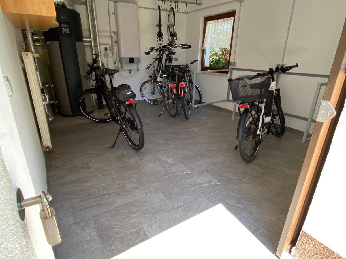 Privatzimmer Und Ferienwohnungen Leeb Persenbeug Exterior foto