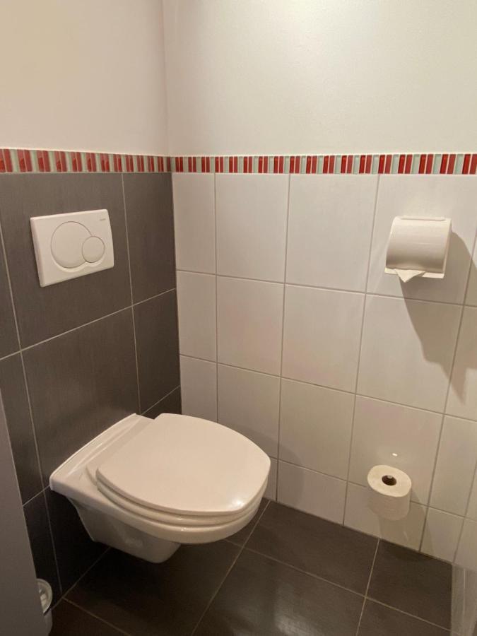 Privatzimmer Und Ferienwohnungen Leeb Persenbeug Exterior foto